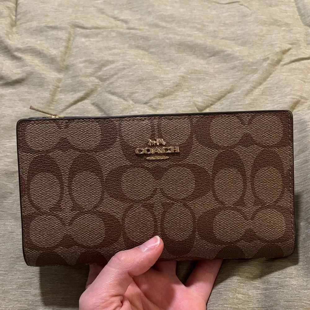 Coach wallet - Picture 1 of 4